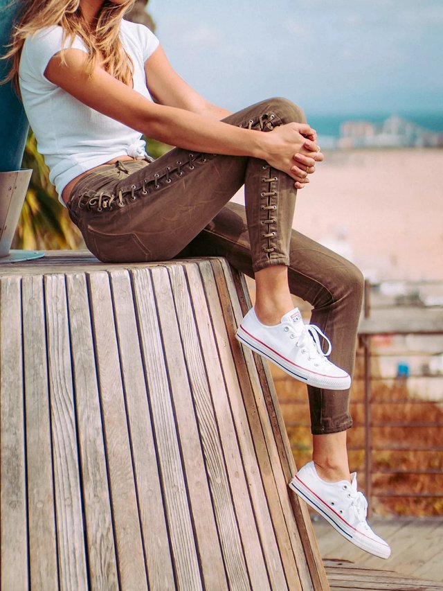 Chuck taylors dsw deals