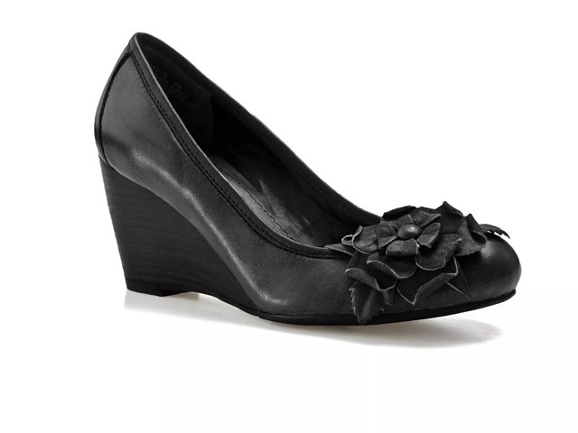 Dsw wedge pumps outlet