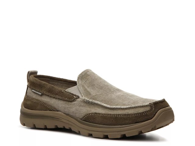 Skechers relaxed fit superior hotsell