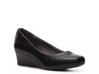 Womens black wedge discount pumps