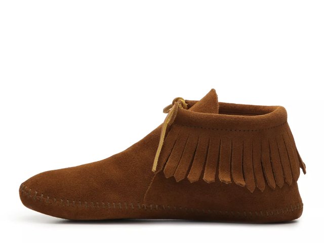 Minnetonka men's classic fringe moccasin hot sale boot