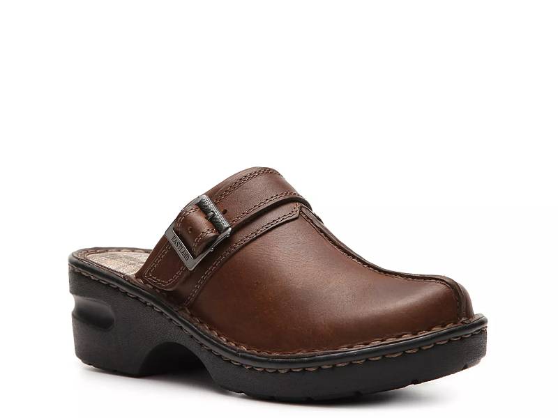 Mae Clog