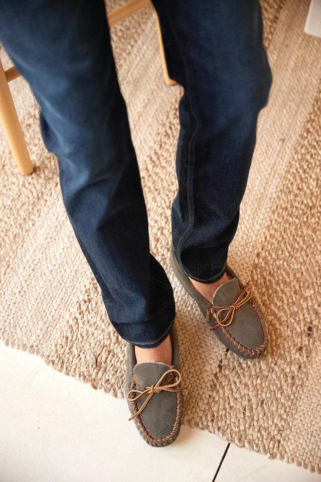 Minnetonka men's sandals discount