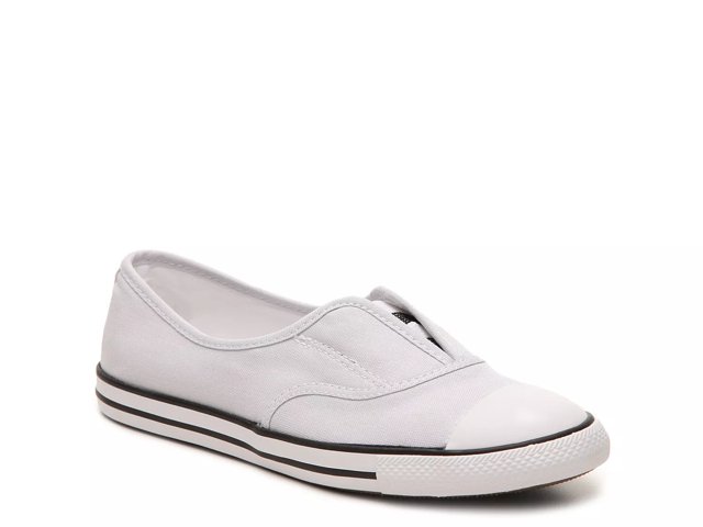 Chuck Taylor All Star Cove Slip-On Sneaker - Women's الدوج Chuck Taylor All Star Cove Slip-On Sneaker - Women's الدوج
