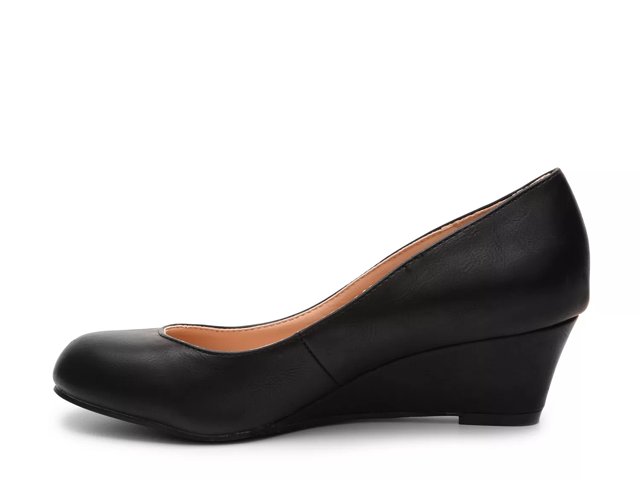 journee collection tibby wedge pump