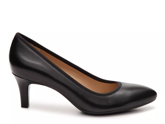 naturalizer oden pump