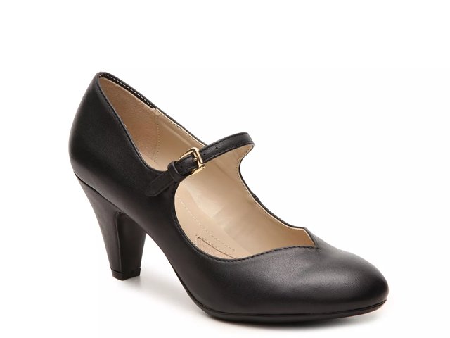 Naturalizer Believe Pump