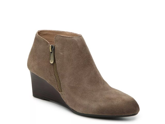 Adrienne vittadini wedge discount booties