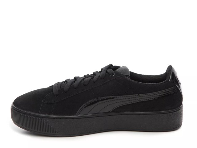 fila disruptor overbranded