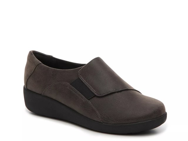 E360 easy spirit sneakers 2025