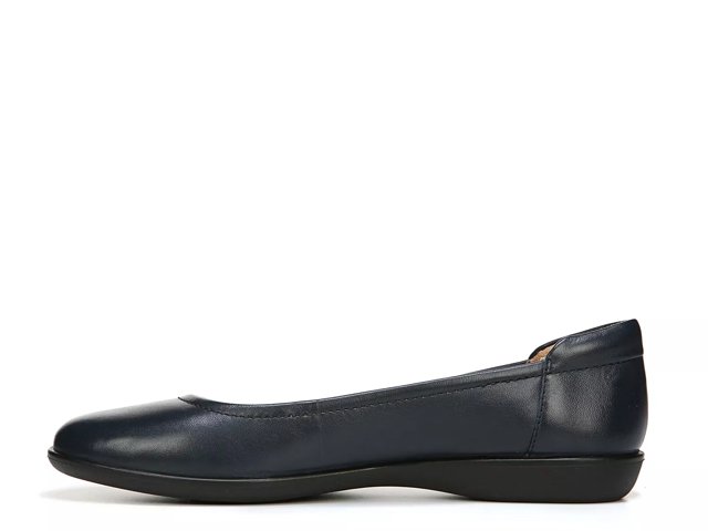 Naturalizer women's flexy ballet flat hotsell