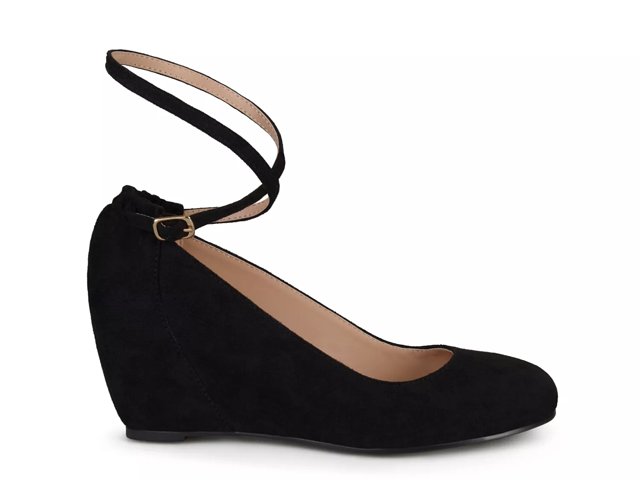 journee collection tibby wedge pump