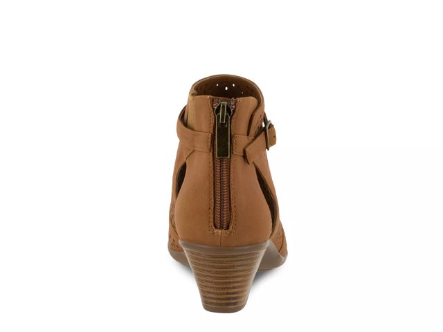 Naturalizer carrigan sale