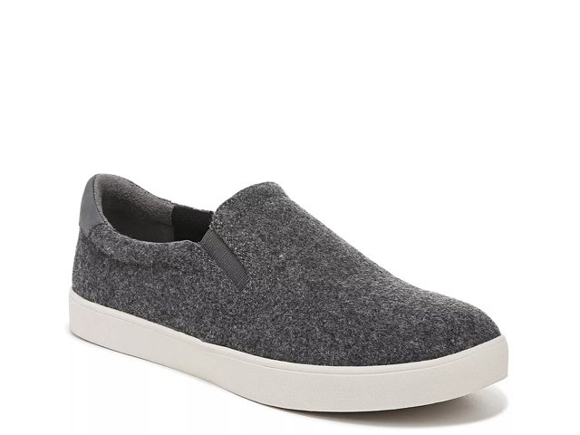 Dr scholl's slip on sneakers dsw sales
