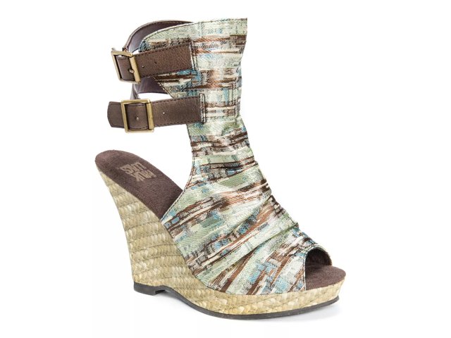 Muk luks wedge sandals outlet