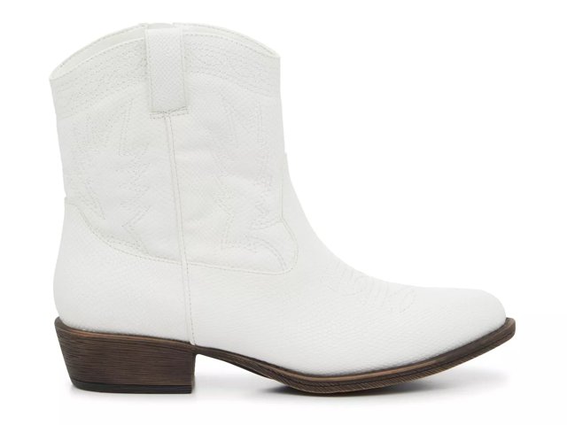White boots at dsw hot sale
