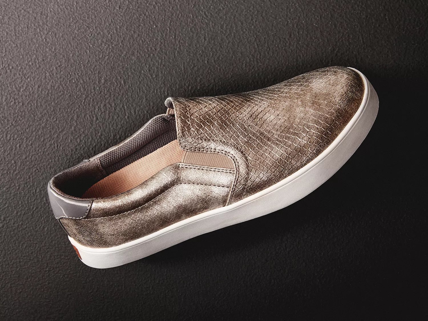 dr scholl's wink slip on sneaker