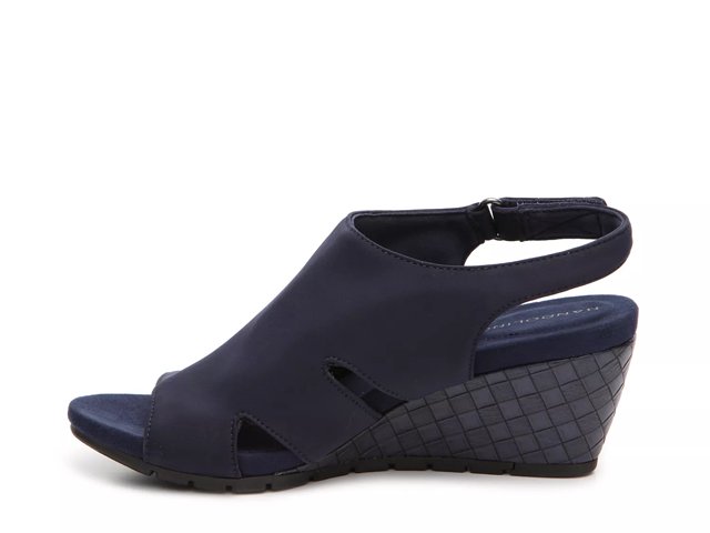 mid heel platform boots