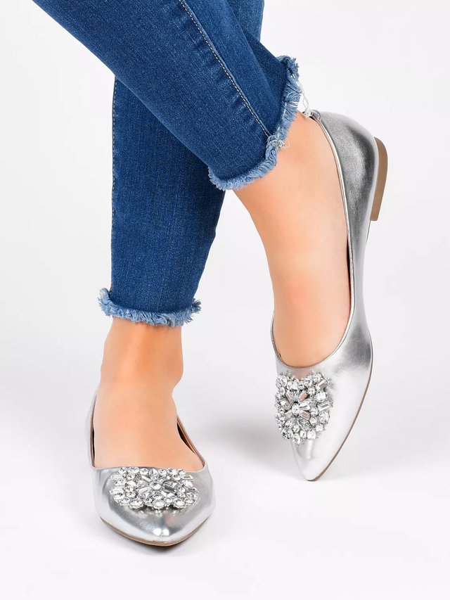Journee Collection Renzo Flat