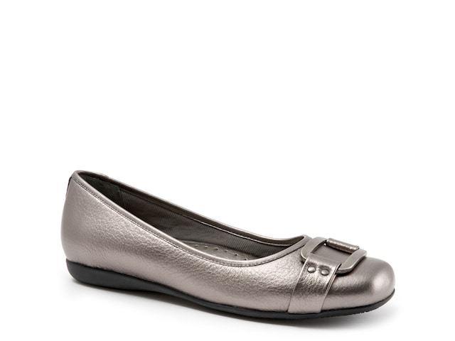 Trotters Sizzle Flat - Free Shipping | DSW
