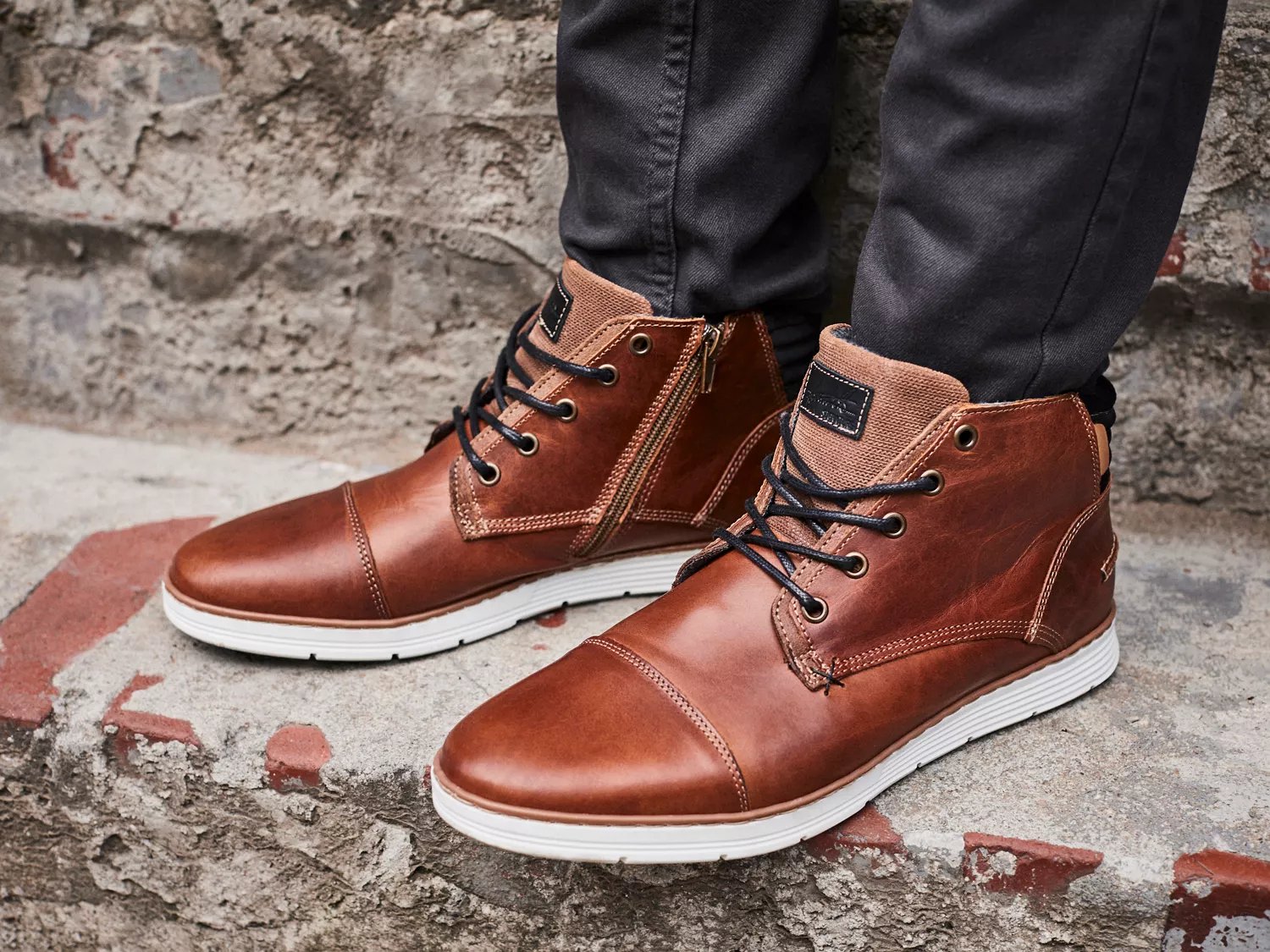 bullboxer adyn cap toe boot