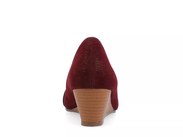 Burgundy pumps dsw hot sale