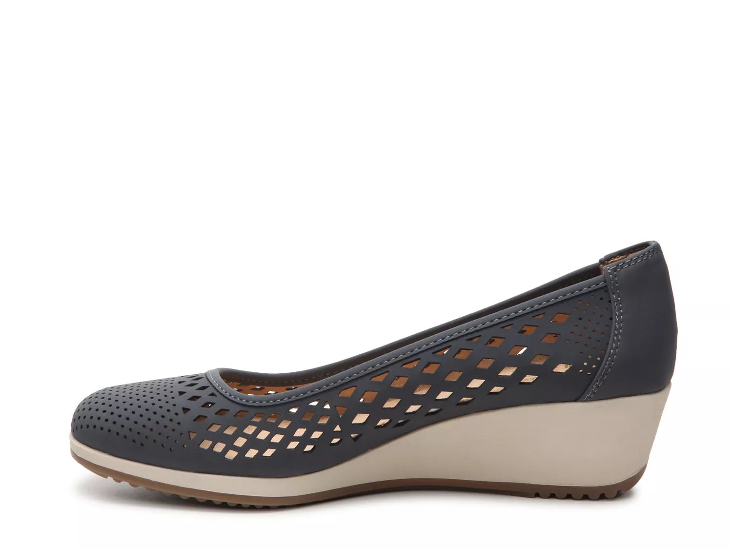 naturalizer brina laser cut wedge pump