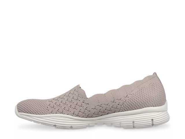 Skechers Seager Scallop Slip-On Sneaker - Free Shipping | DSW