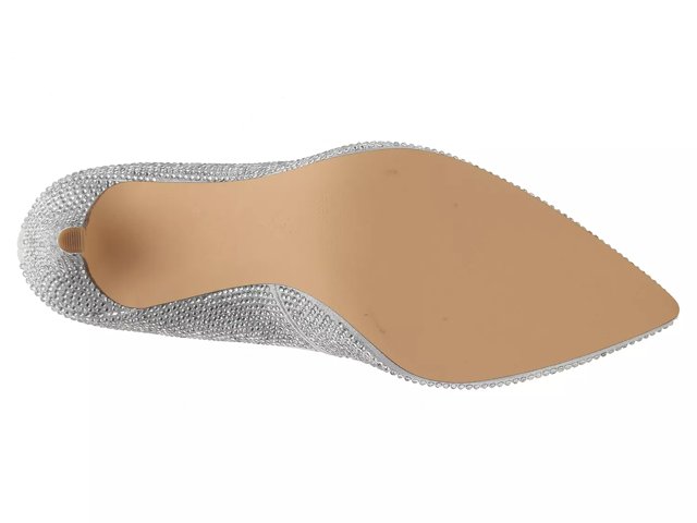 jessica simpson levin pump