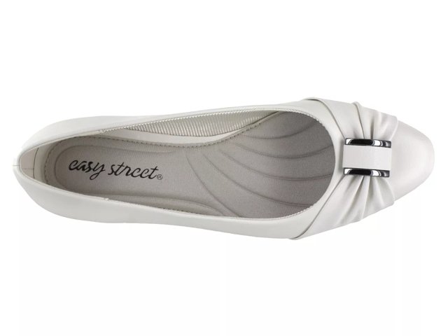 Easy street eloise pump silver discount