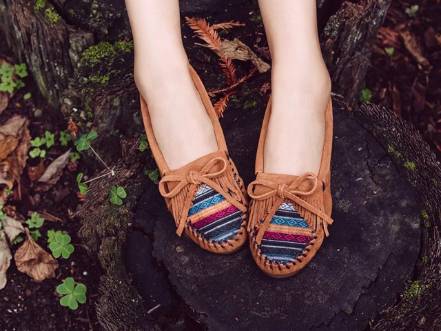 Minnetonka kilty moccasin shop