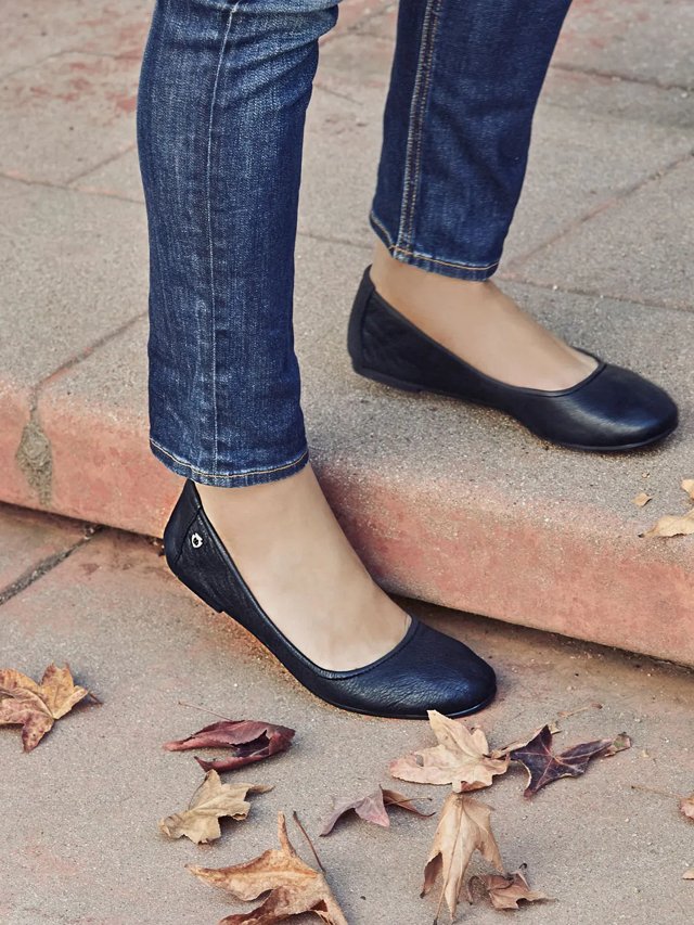 Minnetonka women's anna ballet flats top