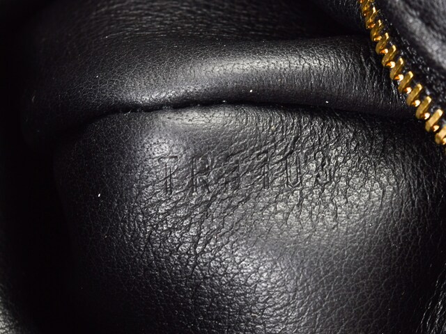 Louis Vuitton - Vintage Luxury Pochette Accessoire Leather Shoulder Bag ...