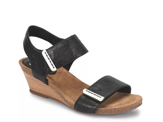 Dsw sofft sandals on sale