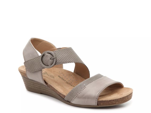 Earth Origins Hazel Wedge Sandal | DSW