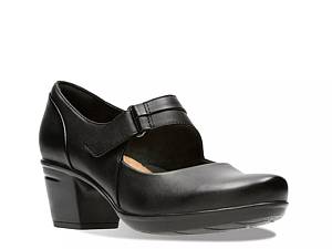 Clarks artisan outlet black pumps