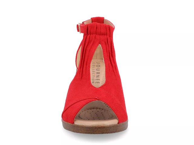 Closed toe wedges clearance dsw