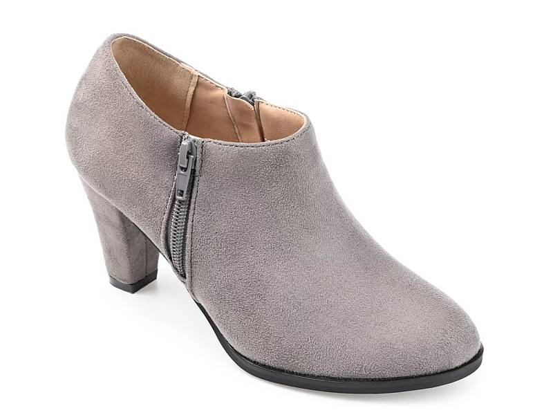 Bandolino baruffi platform sale ankle booties