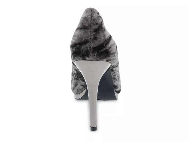 Dsw grey pumps discount