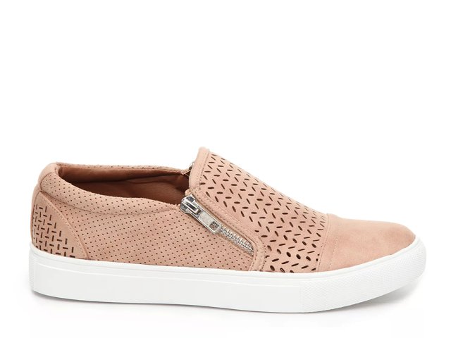 report alexa sneaker