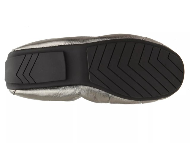 Me too flats dsw best sale