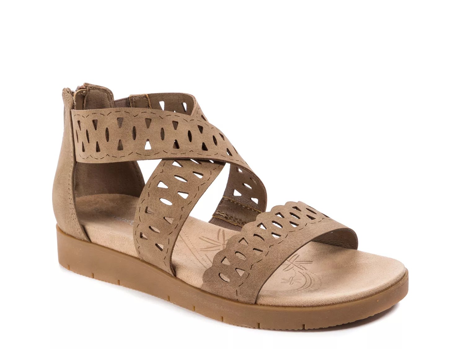 dsw bare trap sandals