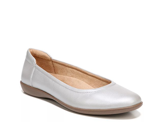 dsw naturalizer flexy