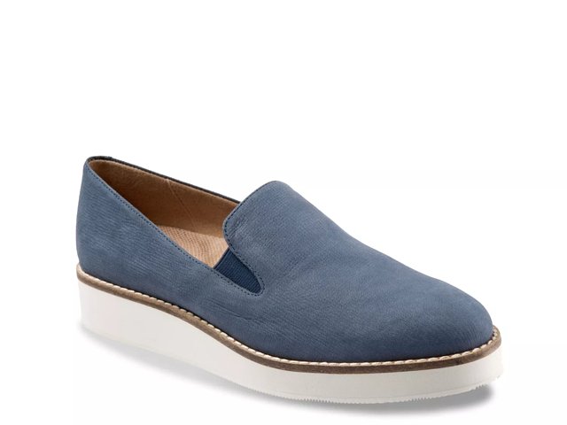 Softwalk whistle clearance wedge loafer