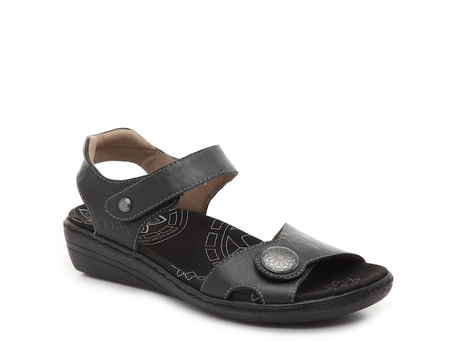 Taos Escape 2 Wedge Sandal - Free Shipping | DSW