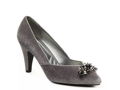 Dsw deals grey pumps