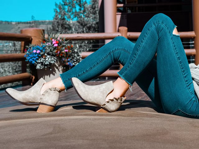 Journee collection on sale lennie bootie