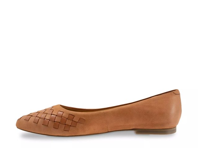 Dsw trotters store