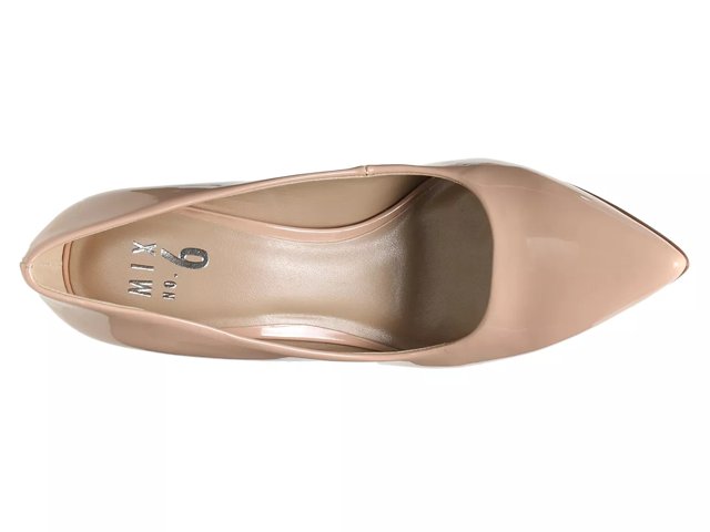 Tan pumps dsw top
