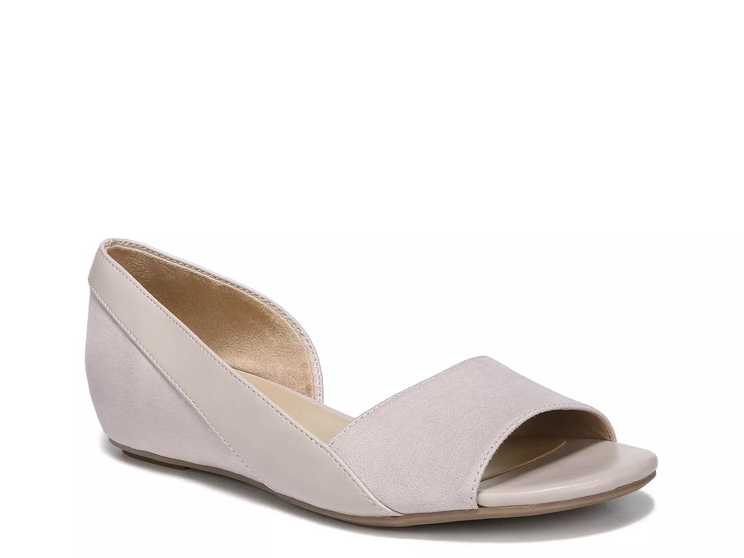 naturalizer courtney wedge pump